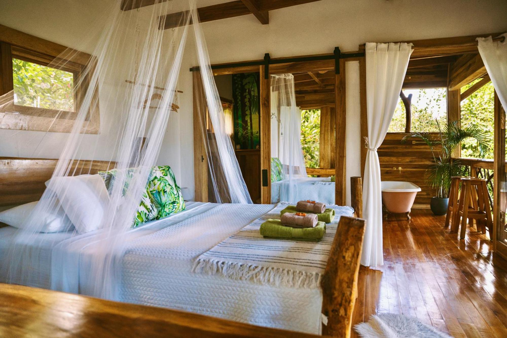 Villa Jungle Spirit Treehouse Cahuita Exterior foto